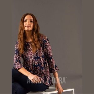 NWT Agnes & Dora Festival Top Navy & Blush Boho Tulip Sleeves New With Tags